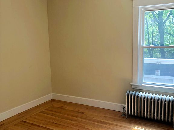 5th image of 632 Whalley Ave
