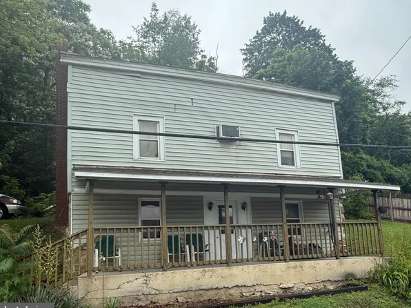 71 Rock Rd, Pine Grove, PA 17963