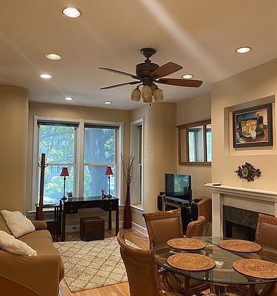 2nd image of 2025 Kalorama Rd NW APT 2
