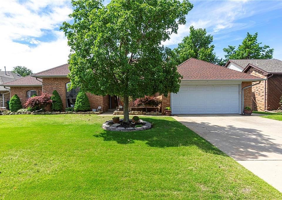 1st image of 1312 SW 108th Pl