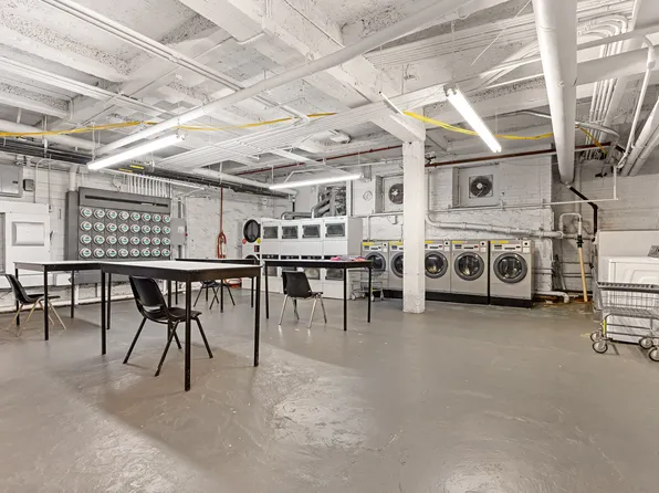 601 Pelham Parkway North image 18 of 22