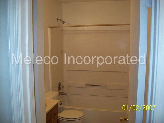 3rd image of 100 Suzanne Cir