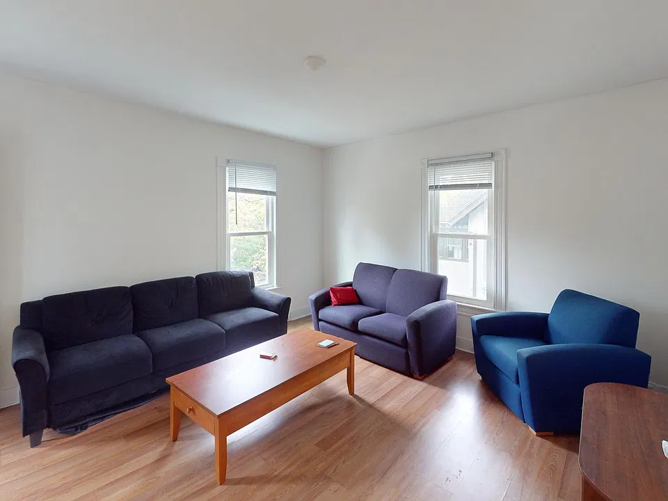 33 Schubert St #2