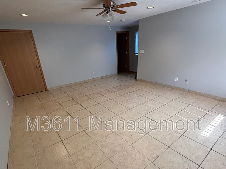 2820 S St — Photo 17