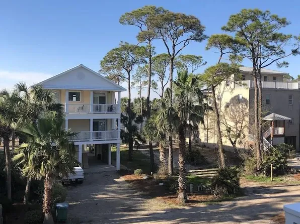 2239 Bayside Dr, Eastpoint, FL 32328