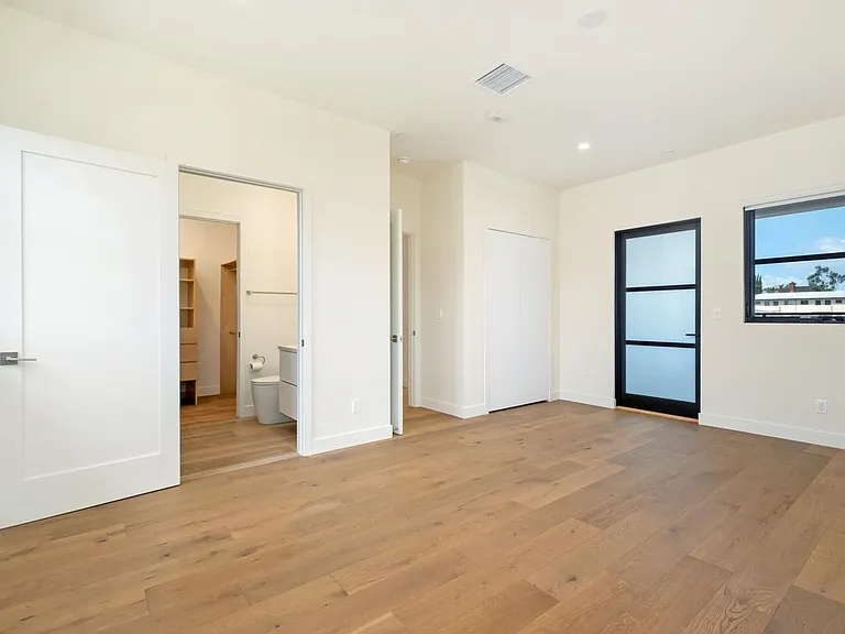 822 S Plymouth Blvd #4 — Photo 14