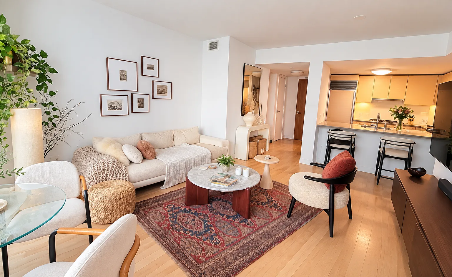 1 bed, 789 sqft, $5,300 — Photo 2