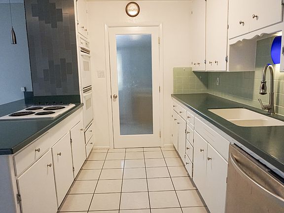5th image of 332 E Pierce St
