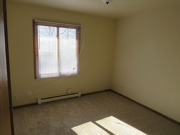 5th image of 2304 Ashland Dr APT 3