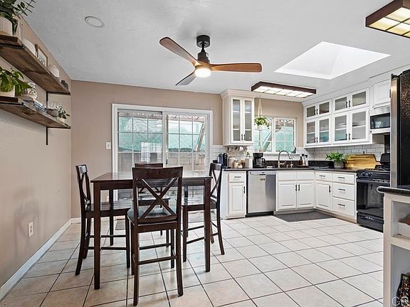 4th image of 1009 Paraiso Ave