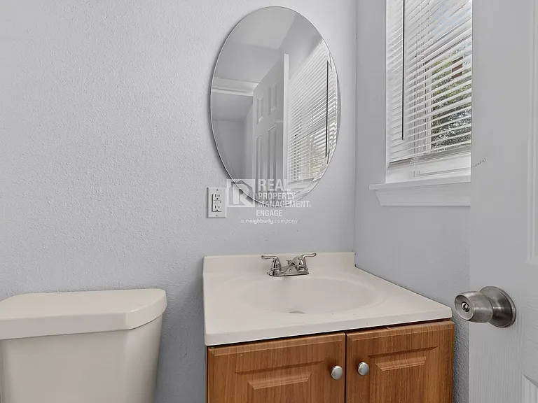 4525 Hunter St — Photo 23