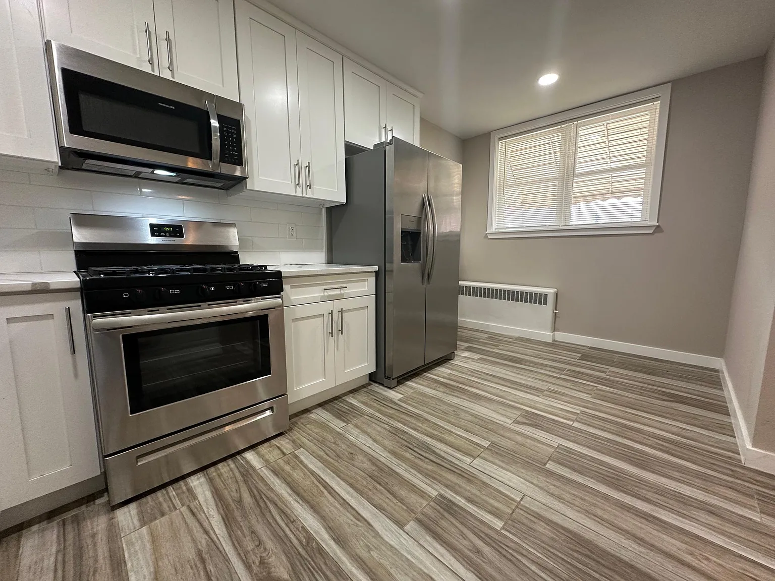 2 bed, 900 sqft, $1,600 — Photo 4