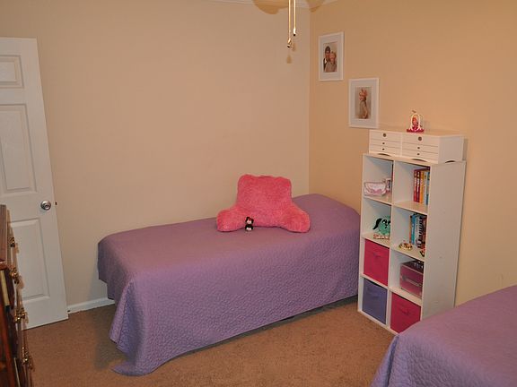 3rd image of 1 Hadley Pl