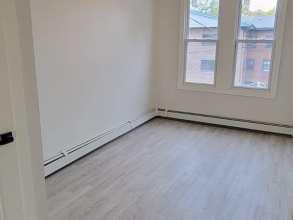 5th image of 28 Dales Ave #3B
