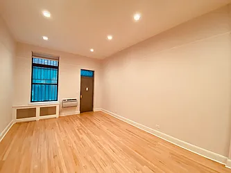 Rented by Metropolis Real Estate of Manhattan
