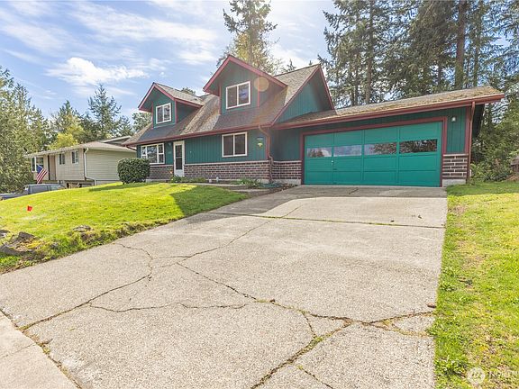 2nd image of 3165 Aegean Boulevard NE