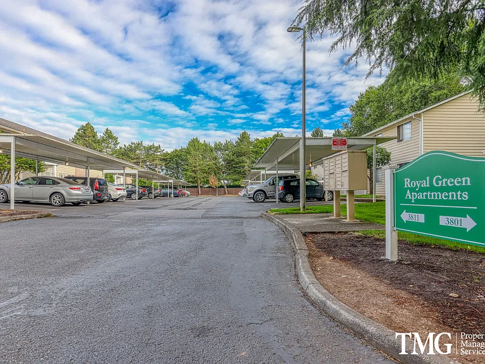 Royal Green Apartments