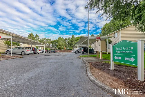 Royal Green Apartments Photo 1