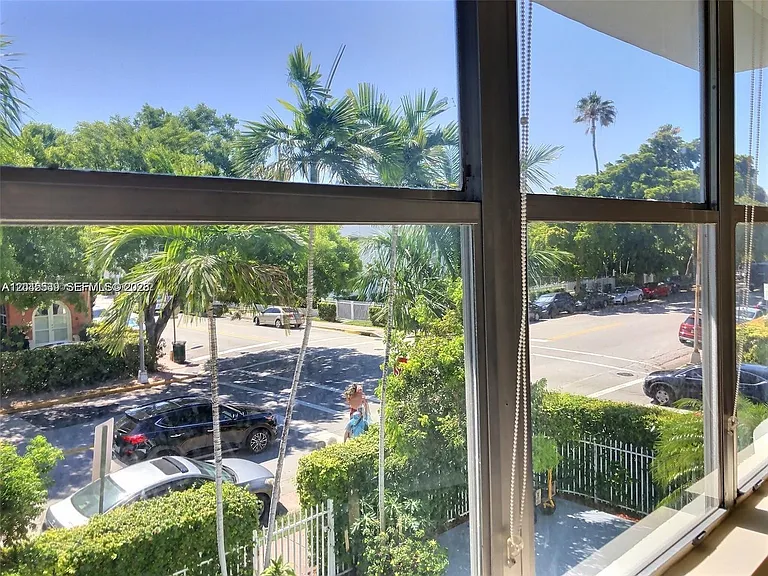 900 Jefferson Ave #9 — Photo 7