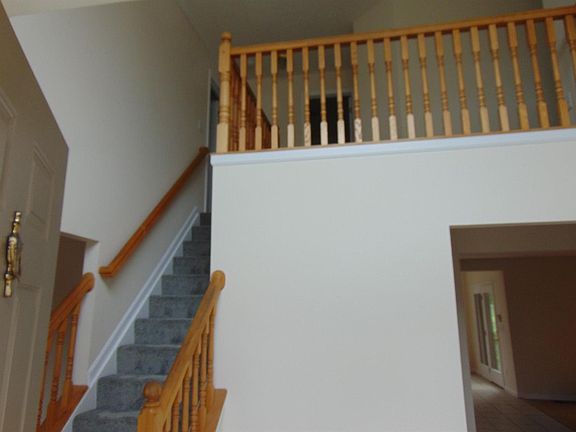 4th image of 6604 Creekside Way