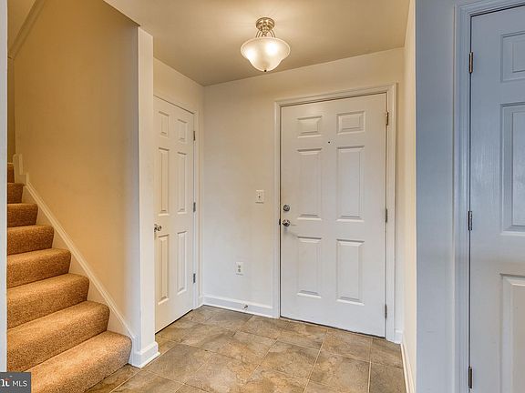 5th image of 621-310 Cobblestone Blvd Unit 310