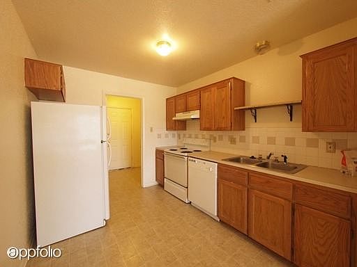 5th image of 1206 Charisse St