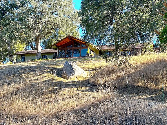 3rd image of 43150 Hot Springs Drive