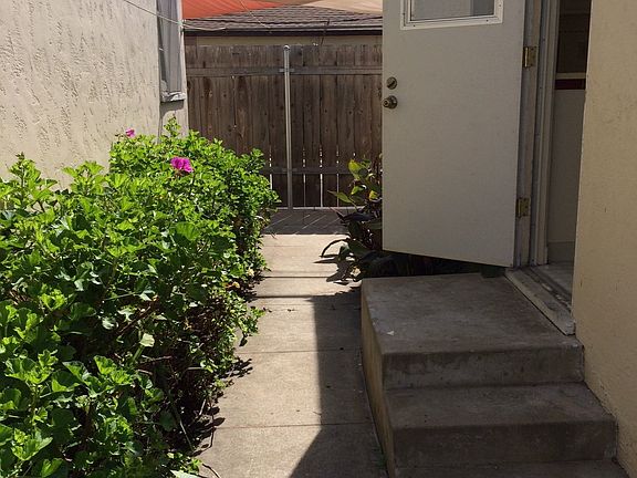 4th image of 4233 1/2 33rd St