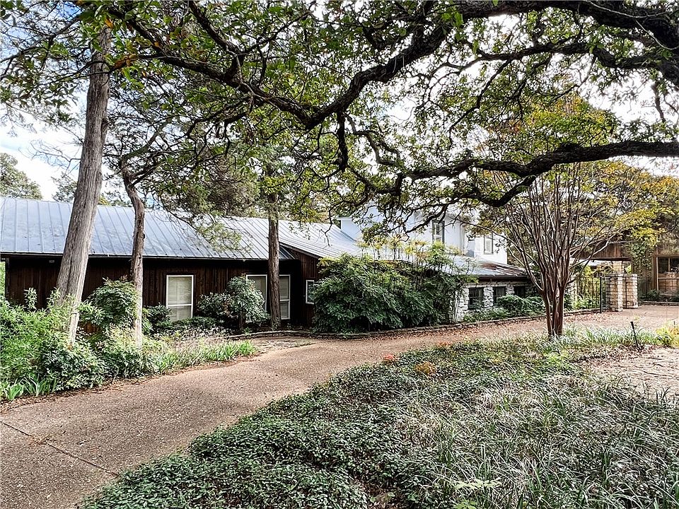 1st image of 219 Rainbow Dr