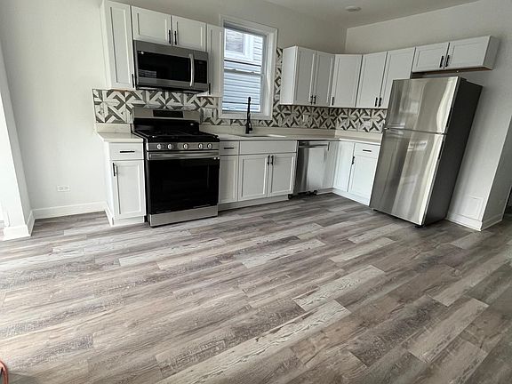 4th image of 3329 N Karlov Ave APT 1