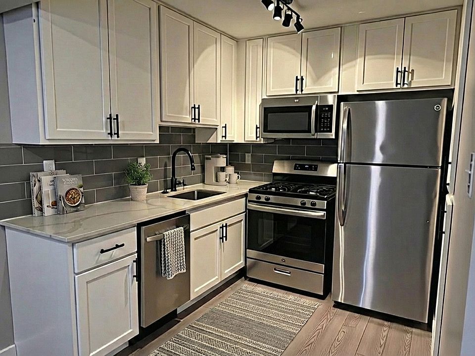 1st image of 4400 1/2 Avenue B #101