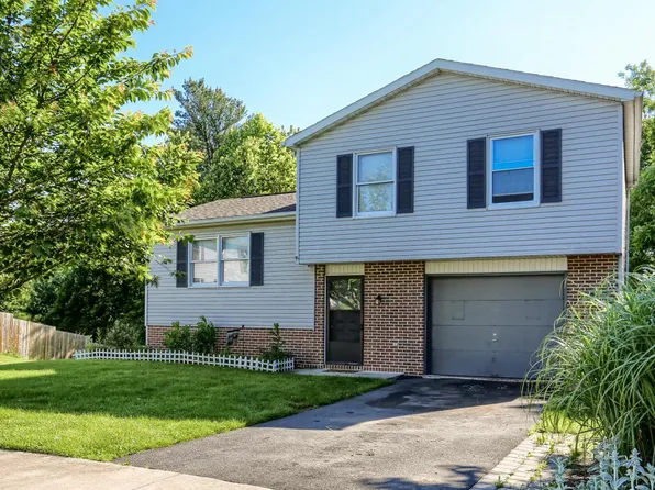 8898 McKinley Ct, Hummelstown, PA 17036
