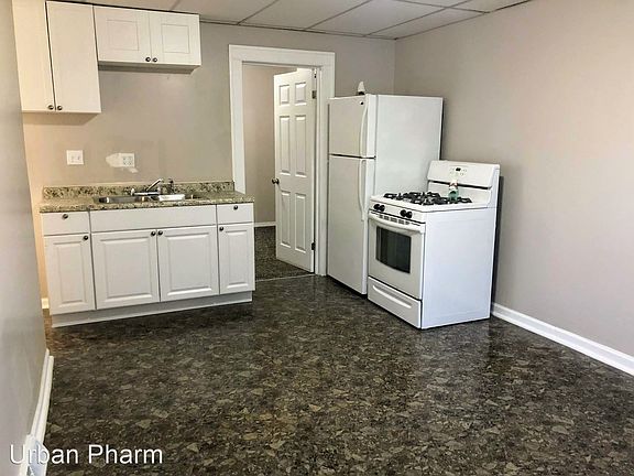 3rd image of 1338 Muskegon Ave NW APT 2