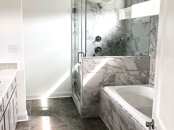 3rd image of 5134 Cameron Blvd