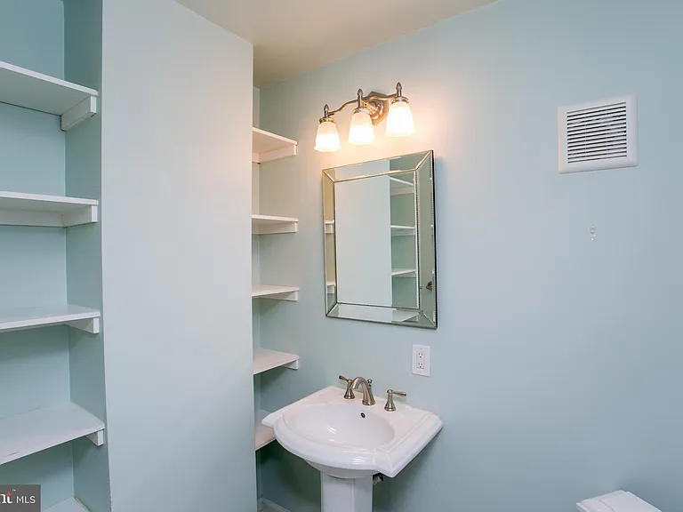 1529 Margaret Ct — Photo 61