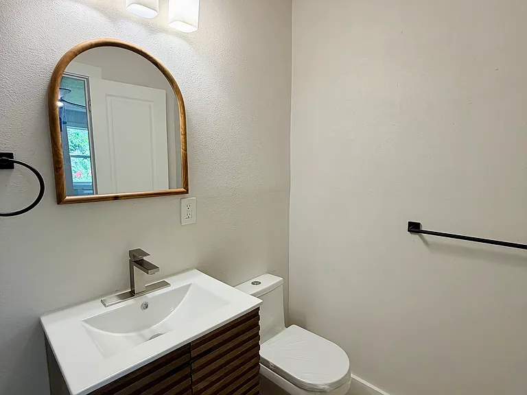 619 Caladium Dr #B — Photo 7