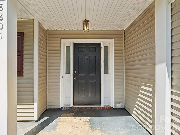 3rd image of 8801 Gamesford Dr