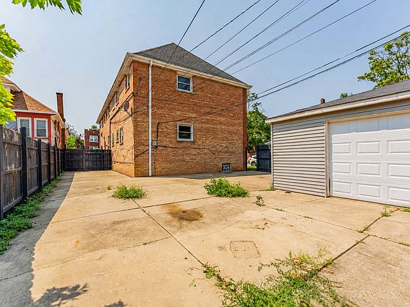 3rd image of 6401 S Albany Ave