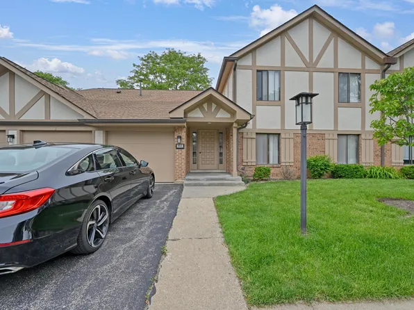 912 Knottingham Dr APT 1B, Schaumburg, IL 60193