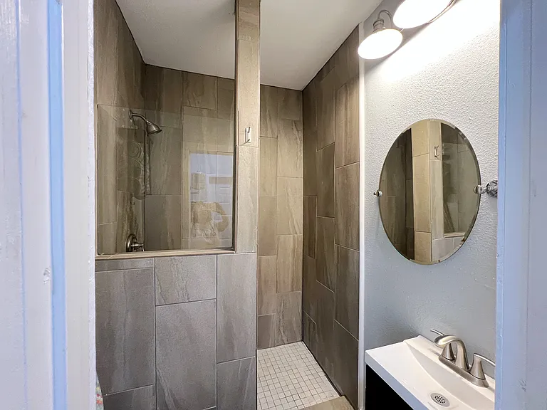 715 W Hollywood Ave #2 — Photo 15