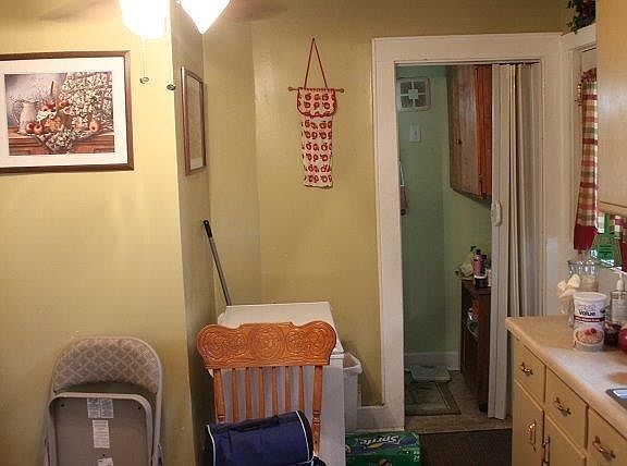 3rd image of 105 S Morgan St