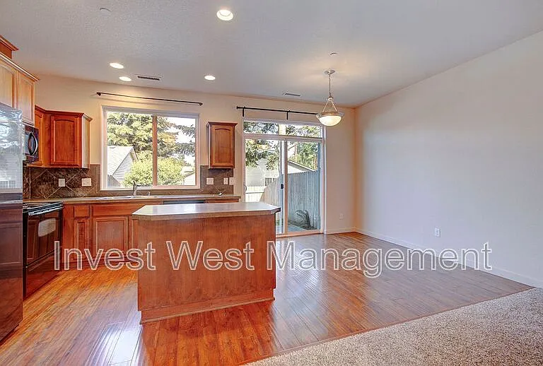 5215 NE 83rd Pl — Photo 9