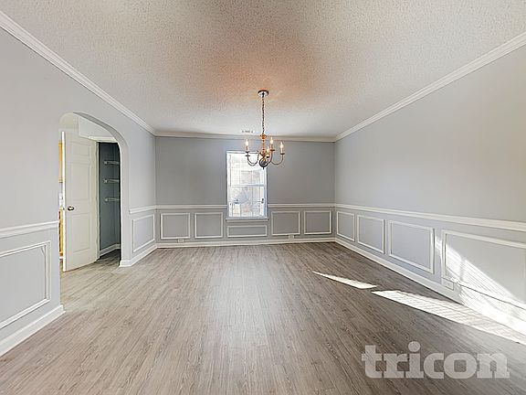 5th image of 2372 Creel Rd