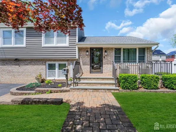 507 Thompson Pl, Middletown, NJ 07748