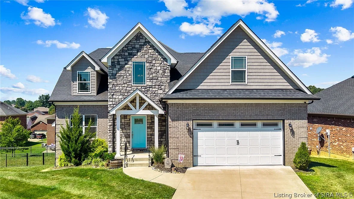 5 bed, 3.5 bath, 3636 sqft, $2,900 — Photo 1