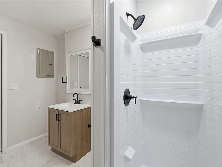 7725 Robinson St — Photo 15