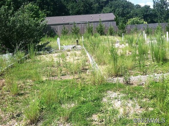 3rd image of 15 Meredith Dr