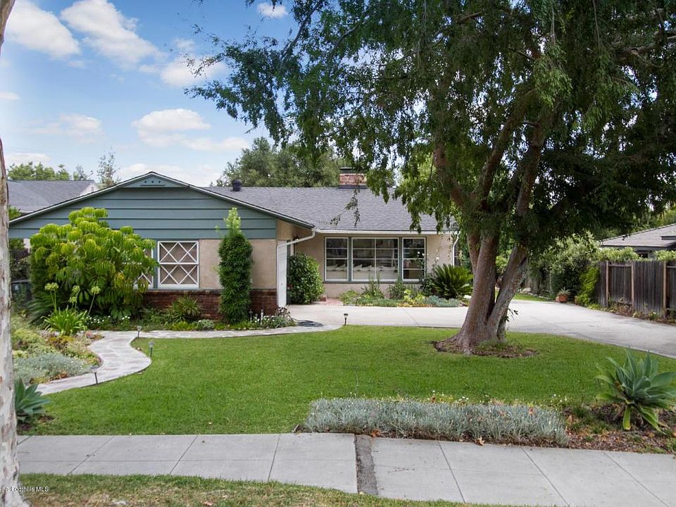 1st image of 470 Eaton Dr