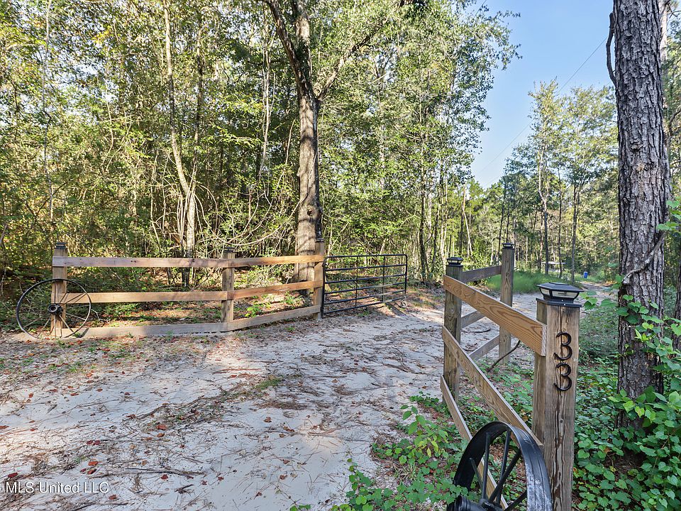 1st image of 33 Range Line Rd