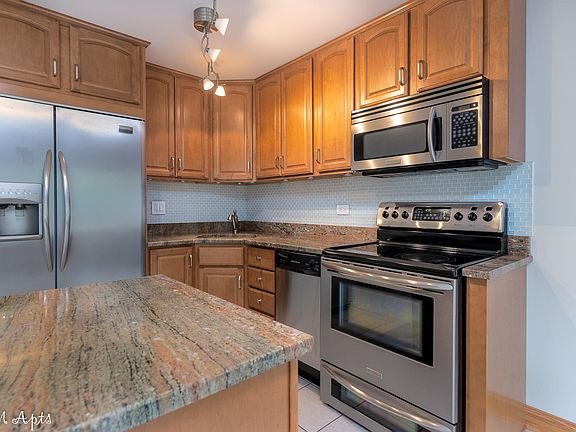 4th image of 206 W Maple Ave APT 101